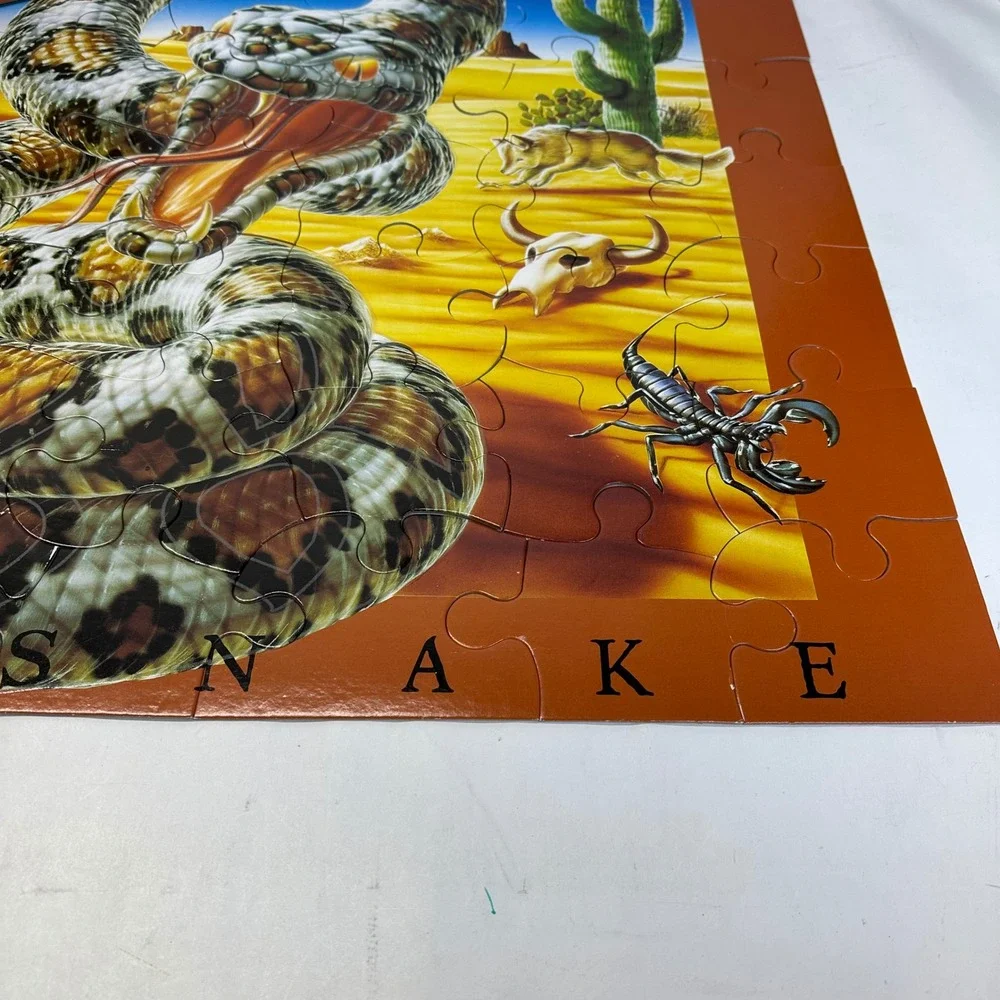 Glo Zone Rattlesnake 48 Piece Glow in the Dark Floor‎ Puzzle Ages 4 Plus